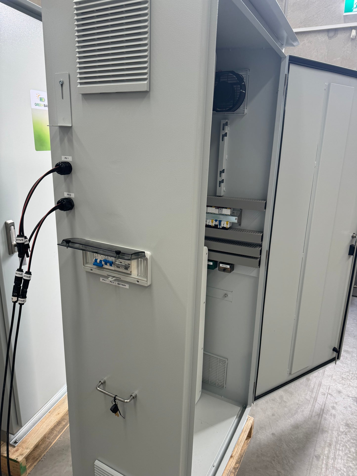 Green Bank 8KW System Inverter + 12 KWH lithium LiFePo4 battery